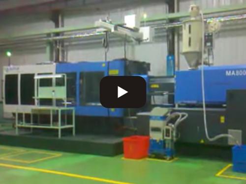 Injection molding machine automated production