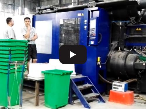 Trash can injection molding machine